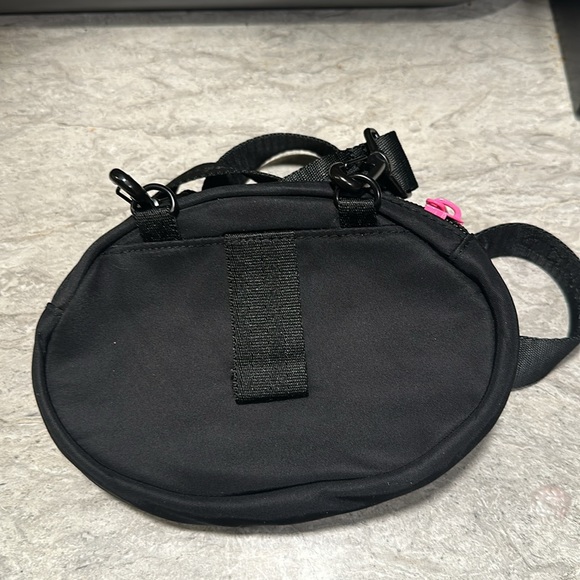 COPY - Champion purse with ability to attach to belt - Picture 3 of 4